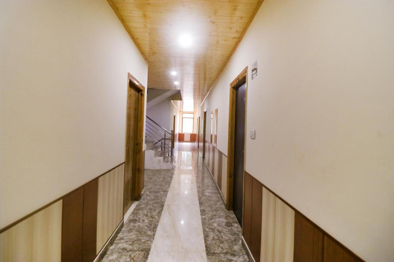 Fabhotel Castle Rock Manāli Zewnętrze zdjęcie